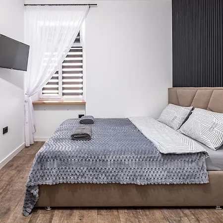 новенька квартирка біля вокзалу та костелу вулиця війтовича 1 إلفيف