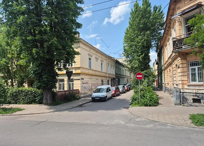 новенька квартирка біля вокзалу та костелу вулиця війтовича 1 Διαμέρισμα