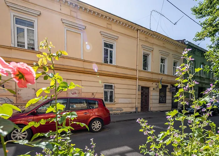 Апартаменты новенька квартирка біля вокзалу та костелу вулиця війтовича 1 Львов