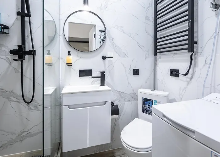 новенька квартирка біля вокзалу та костелу вулиця війтовича 1 * Львов