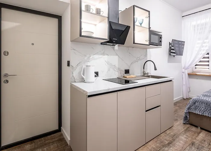 Διαμέρισμα новенька квартирка біля вокзалу та костелу вулиця війтовича 1