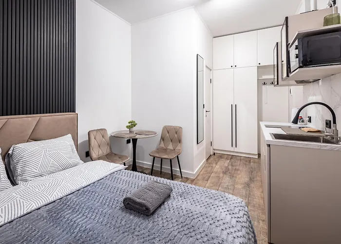 новенька квартирка біля вокзалу та костелу вулиця війтовича 1 * Львов