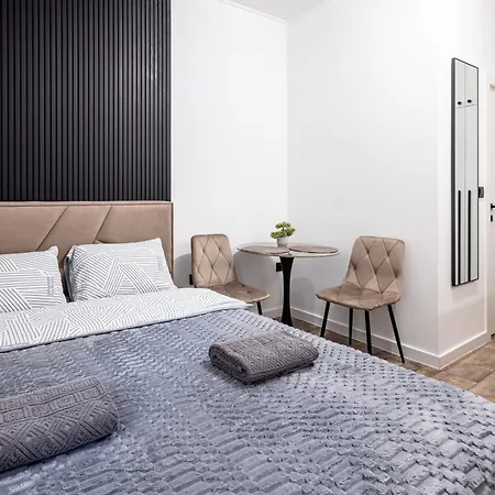 Apartment новенька квартирка біля вокзалу та костелу вулиця війтовича 1 *